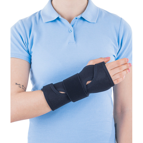 Orteză de încheietura mâinii mână fixă cu atelă...