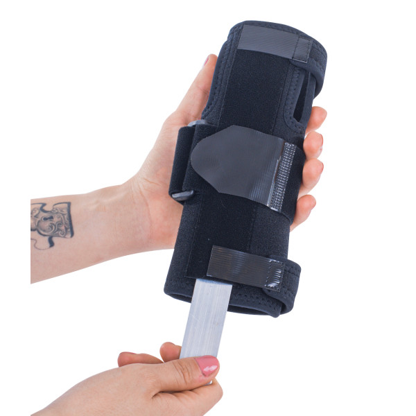 Orteză de încheietura mâinii mână fixă cu atelă...