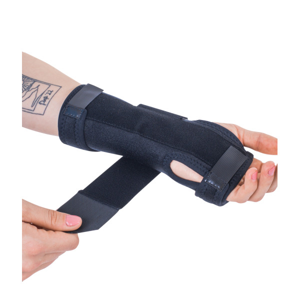 Orteză de încheietura mâinii mână fixă cu atelă...